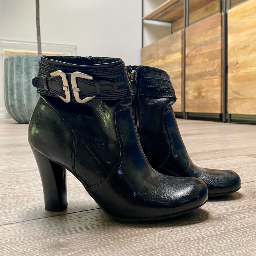 BLACK FRANCO SARTO BUCKLE BOOTIES